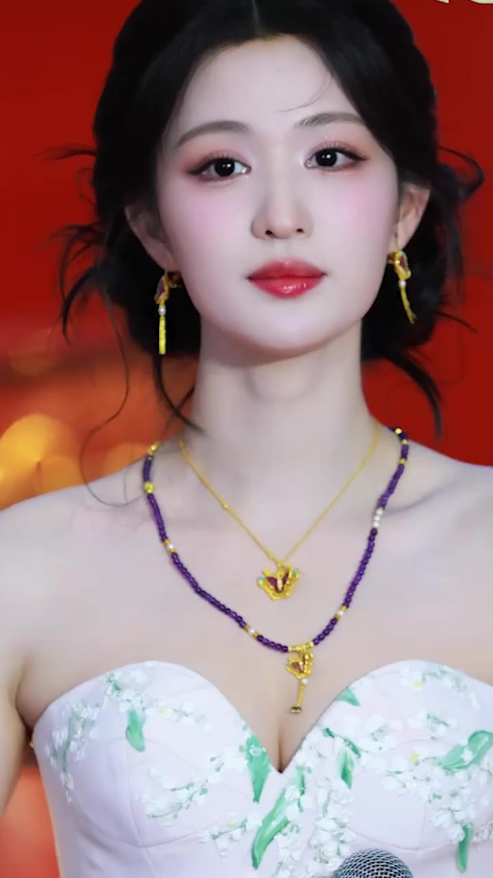 王楚然_表面清纯女神_背地里就是只淫荡母狗_最爱被各种男人抽插-秘密图库
