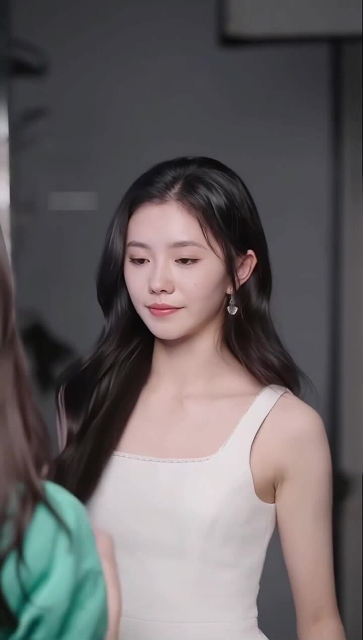 刘浩存_外表初恋清纯仙女_骨子里却极度淫荡_主动勾引化妆师本人原声配音-秘密图库