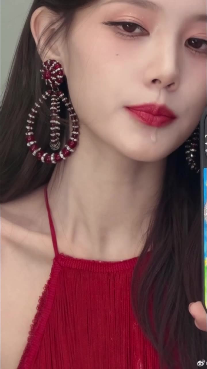 李一桐_为获得影视资源_不惜沦为骚货母狗服侍导演和金主爸爸PMV_淫荡解说-秘密图库