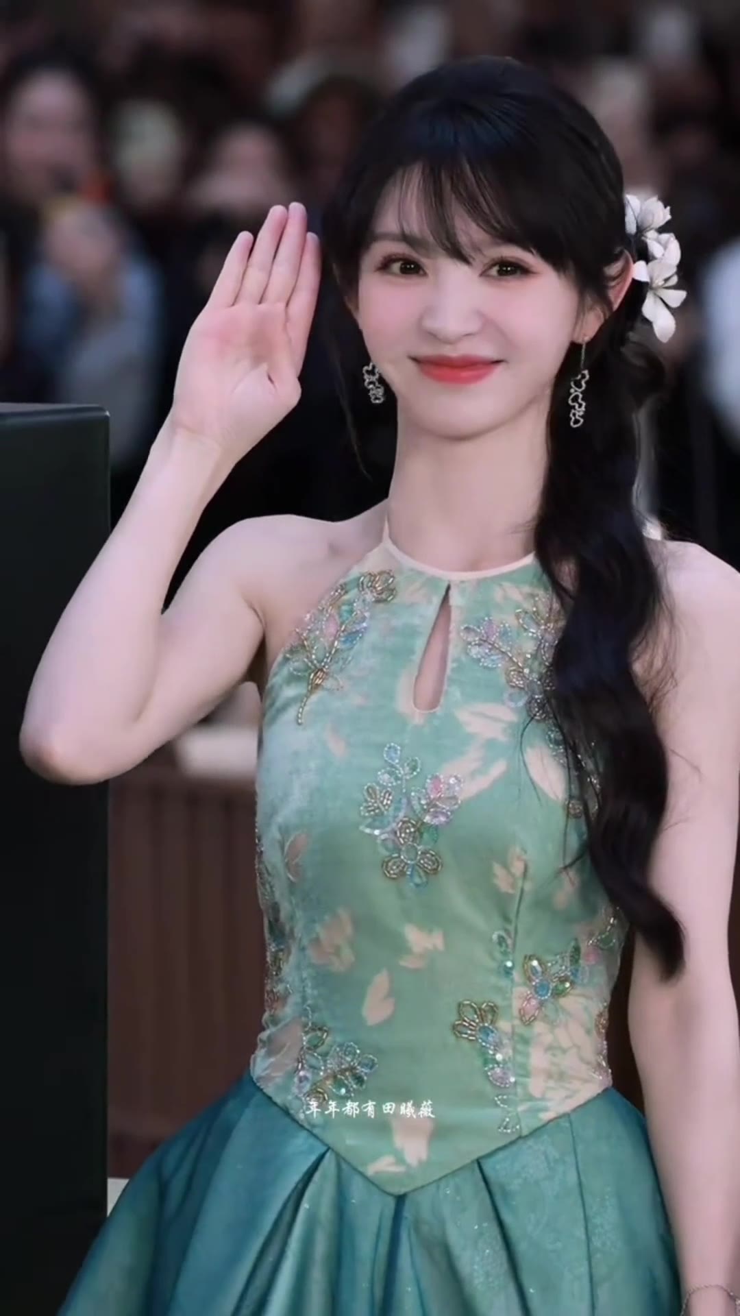 田曦薇_娱乐圈当红小花旦，口爆，乳交，性爱合集-秘密图库