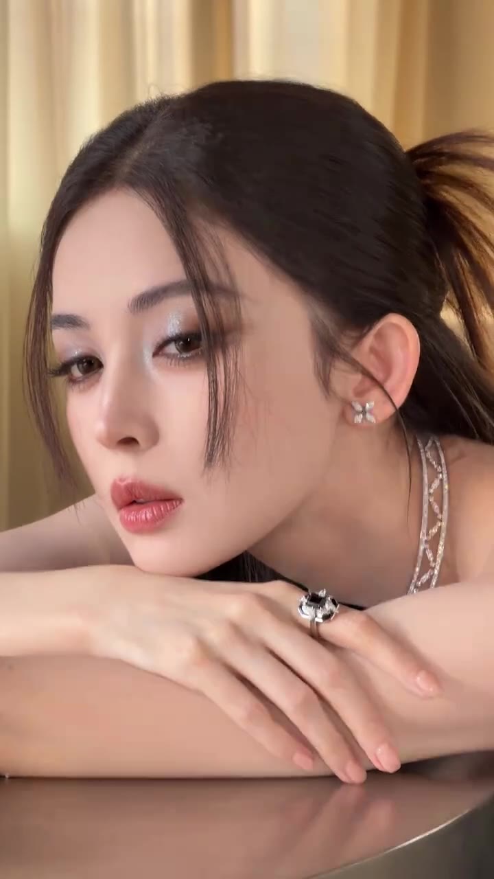 古力娜扎_新疆美女在床上也是别有风味的_搞起来只能说快哉快哉啊-秘密图库